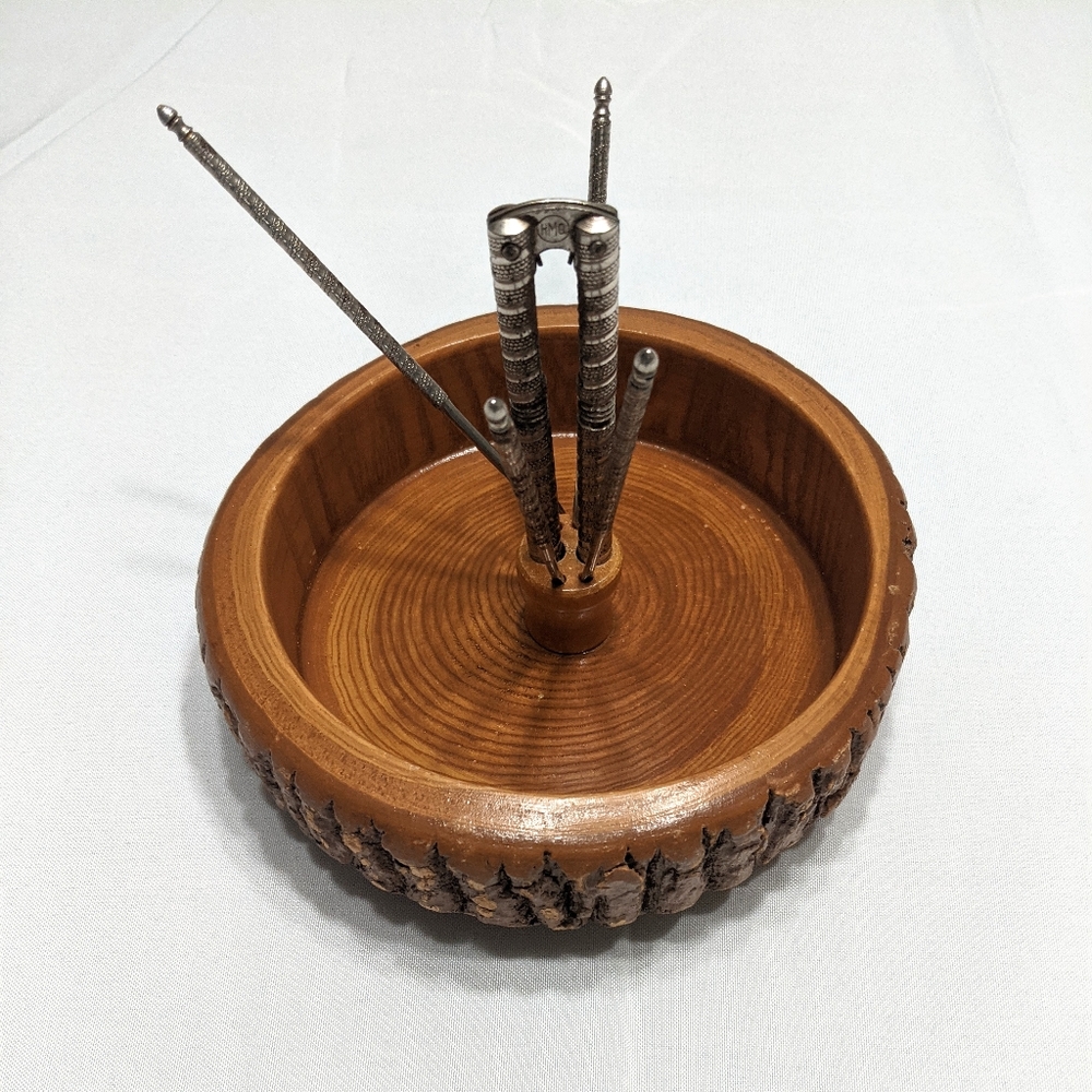 Vintage Elwood Rusticware Nutcracker Bowl